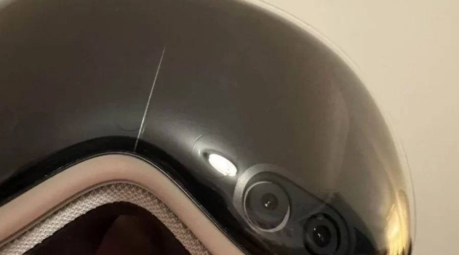 Vidro do Apple Vision Pro trincou ‘do nada’, relatam usuários